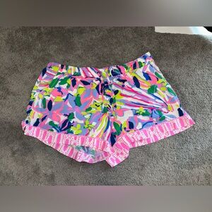 Lilly Pulitzer shorts size medium great used condition